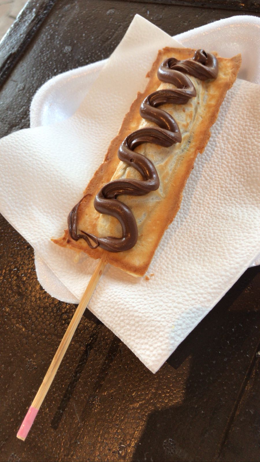 Crepe no palito com chocolate